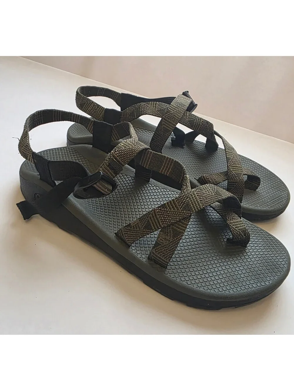 Chaco Men's Outdoor Strappy Green and Black Sandals Size 13